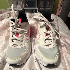 Nike women s  Athletic Sneaker Low Top Lace-U...