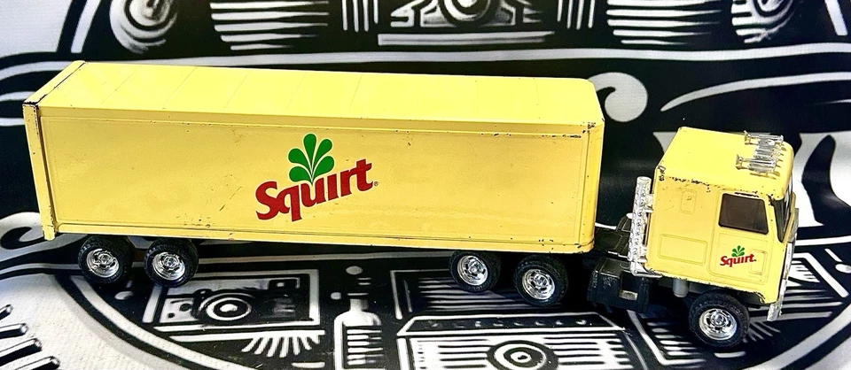 Semirremolque y remolque de acero Squirt ERTL 19” X 5” X 3,5” RARO COLECCIONABLE Foto 4 de 4