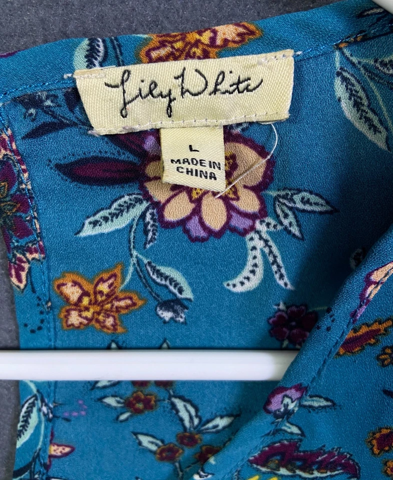 Lily White Womens Floral Short Sleeve Blouse Size Large Blue Top Semi Sheer EUC! - Image 3 of 4