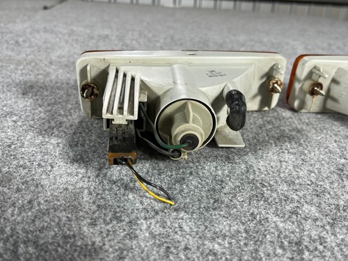 87-91 MK8 U12 BLUEBIRD EU12 NISSAN OEM JDM RHD FRONT BUMPER TURN SIGNAL LIGHTS - Picture 16 of 17