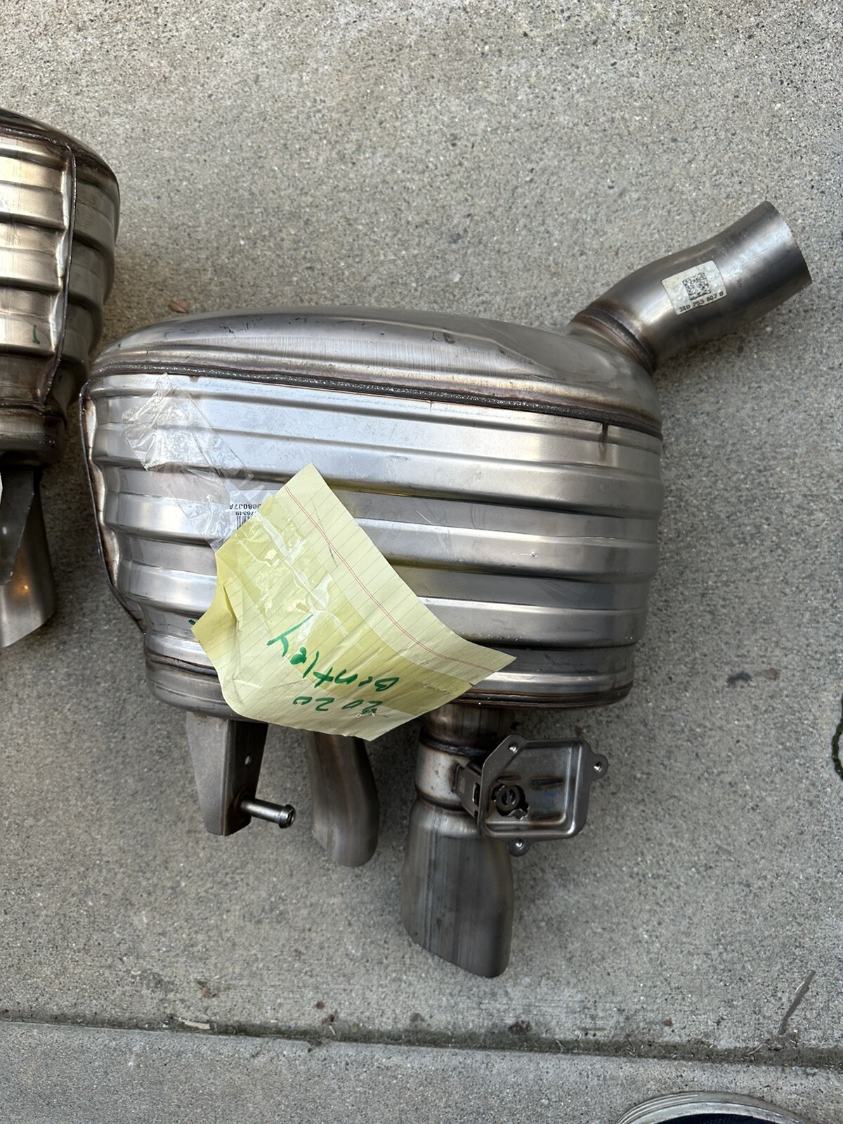 Bentley Rear Silencer Muffler Left And Right 3SD253607D 3SD253351 3SD253607E OEM