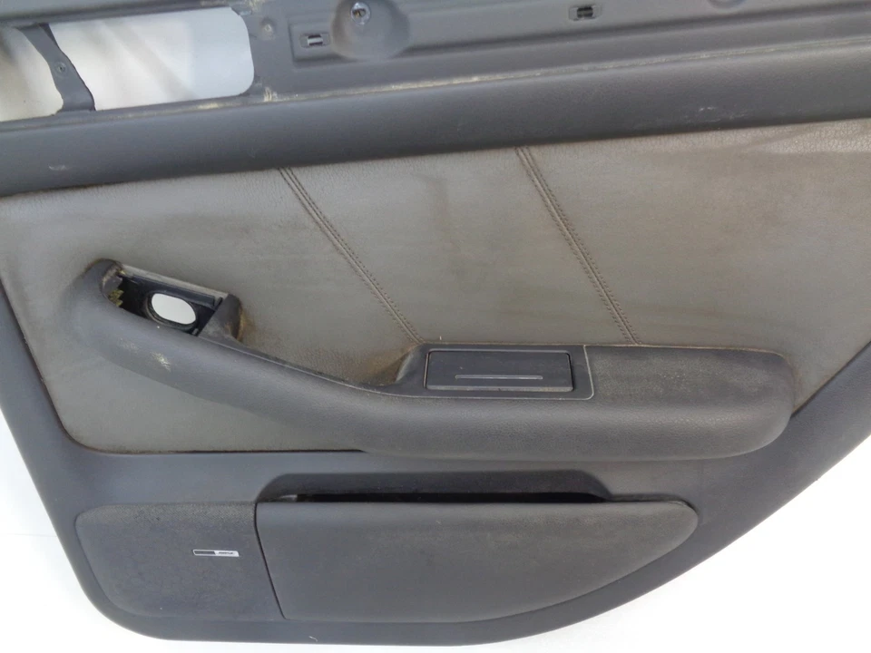 DK809156 2001-2005 AUDI A6 PANEL PUERTA INTERIOR TRASERO DERECHO NEGRO OEM Foto 2 de 4