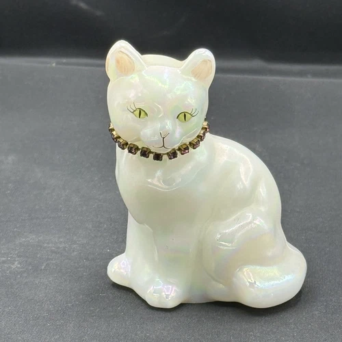 Fenton Iridescent White Cat Figurine w Purple Rhinestone Collar Box7-1