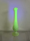 Fenton Water Lily Pale Yellow Custard Uranium Bud VASE 9.5"