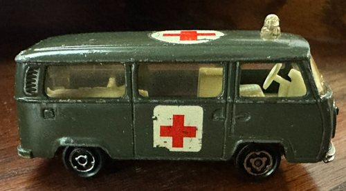 MAJORETTE FOURGON VW AMBULANCE Voiture miniature n° 244 - Ech. 1/60ème