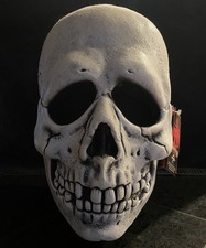 Deluxe Halloween 3 Season of the Witch Skull Mask Trick Or Treat Studios pumpkin