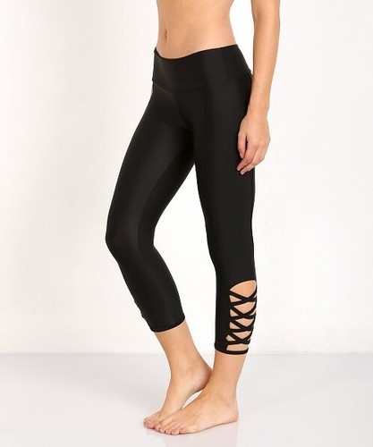Onzie Yoga Women's Black Weave Capri 