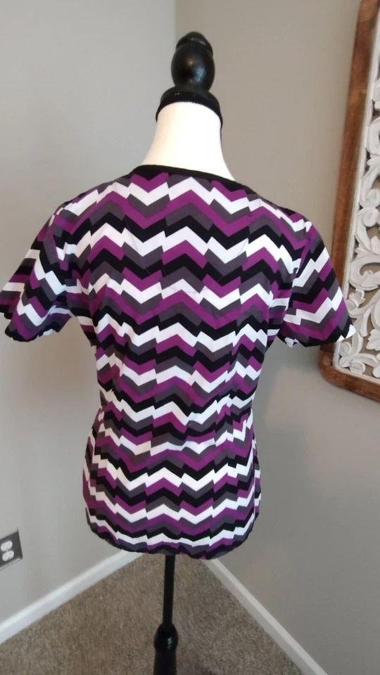 NRG by Barco Women's SZ Small Scrub Top Nurses Uniform Butterflies Zipper Pink - Image 2 of 4