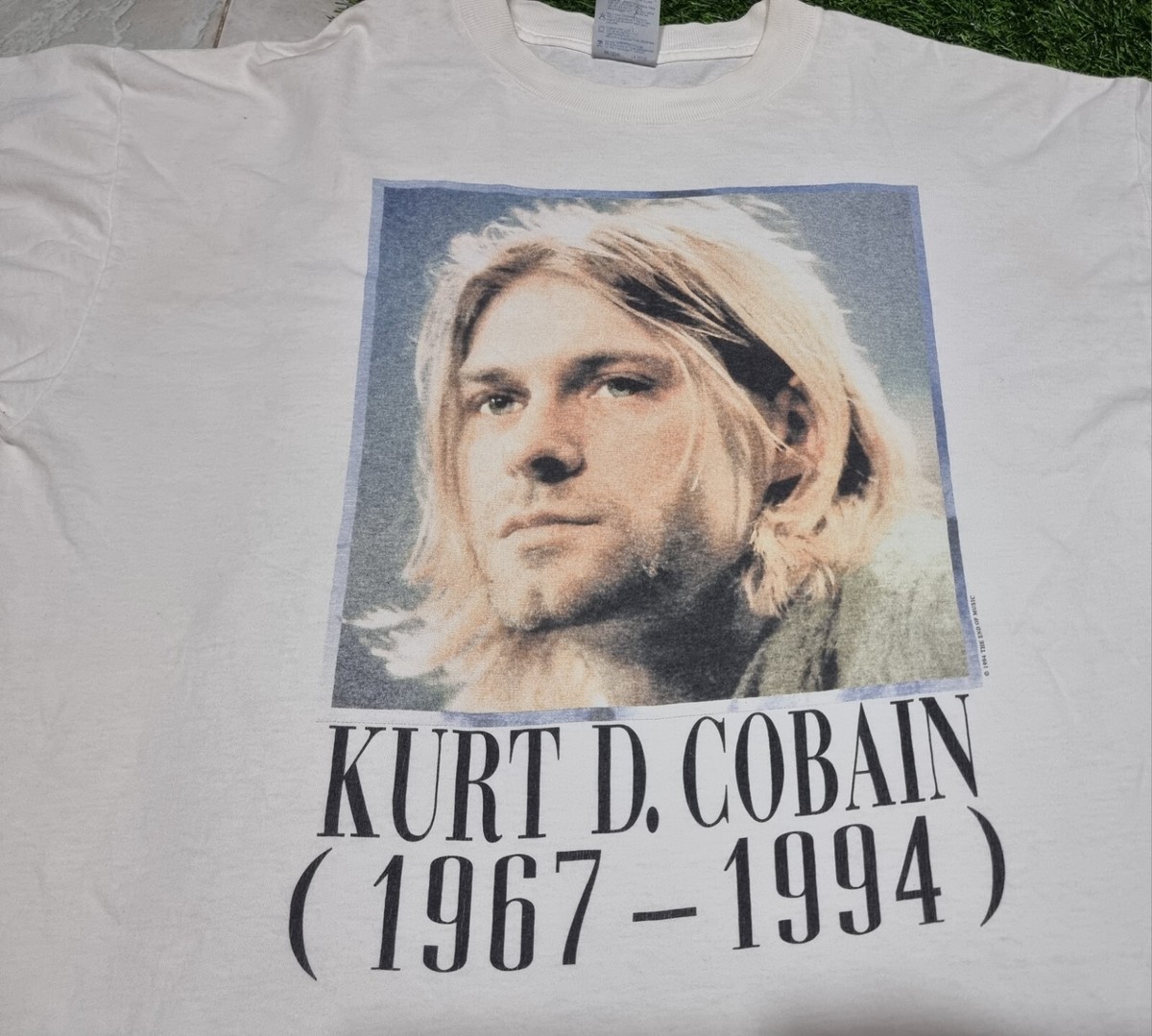 Vintage 1994 Kurt Cobain Nirvana Memorial Painting T Shirt XL