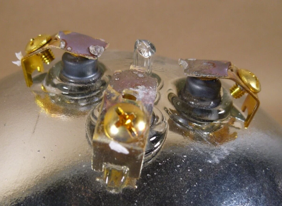 1000W PAR64 Sealed Beam Aircraft Navigation Lamp - 28V - 4557 - Image 3 of 4