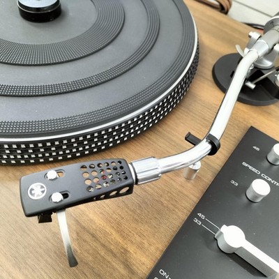 Yamaha YP-511 Direct Drive Turntable w/ Shure M75B Cartridge 33/45