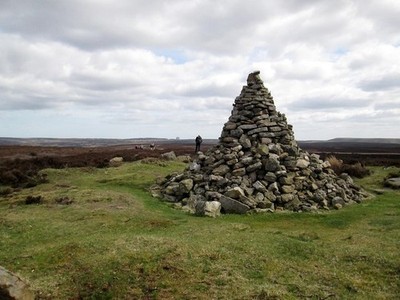 Foto 12x8 Cairn auf Simon Howe in Richtung RAF Fylingdales Goathland Tod c2017