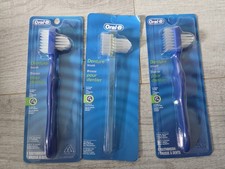 ORAL-B DENTURE BRUSH 3