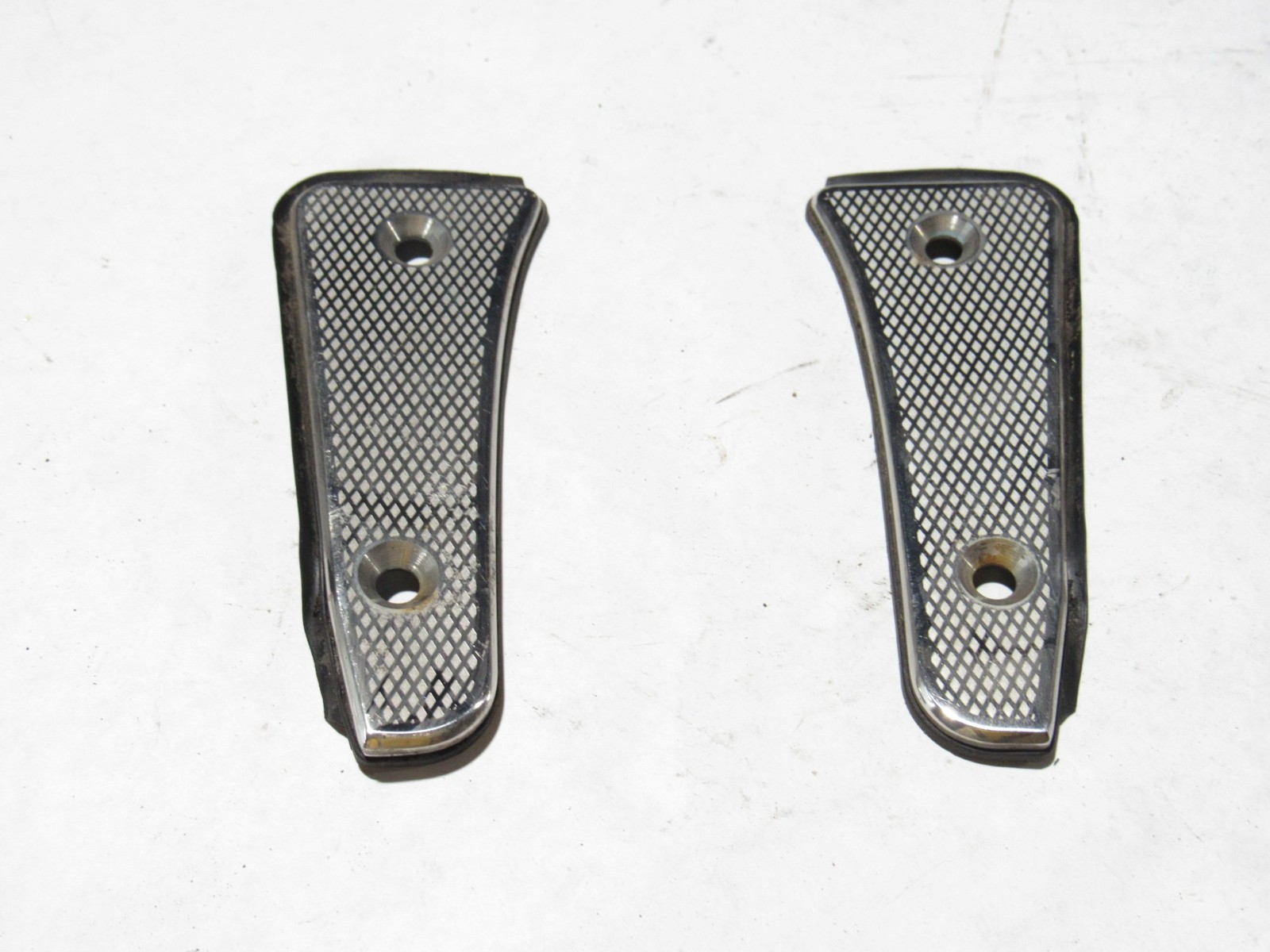 Bentley Continental GT 2012 Rear Right Left Bumper Plate Gasket Set 11-18 ;#3
