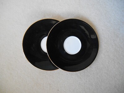 Wedgwood Barbara Barry ''Curtain Call'' große Untertasse x 2