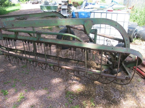 John Deere  PULL TYPE HAY RAKE GROUND DRIVE  4 Bar
