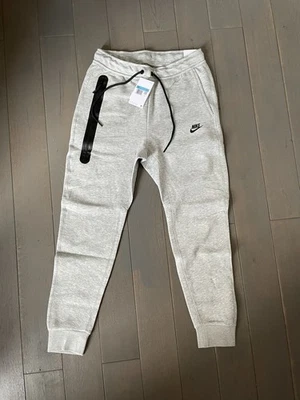 Nike Tech Fleece Gris - Photo 1/4