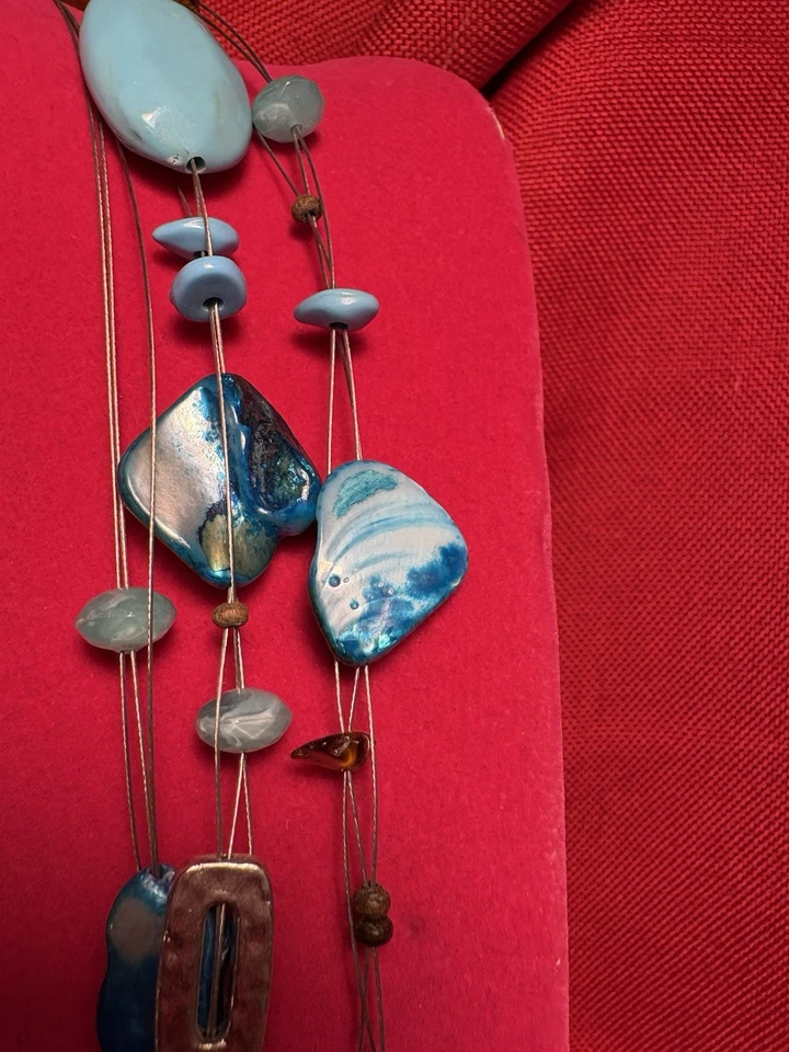 "Cuentas de turquesa sintética azul y madreperla teñida 20"" 3 hilos" Foto 4 de 4