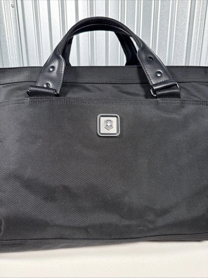 Bolsa de viaje Victorinox Lexicon 2.0 Weekender Deluxe negra de nailon balístico Foto 4 de 4