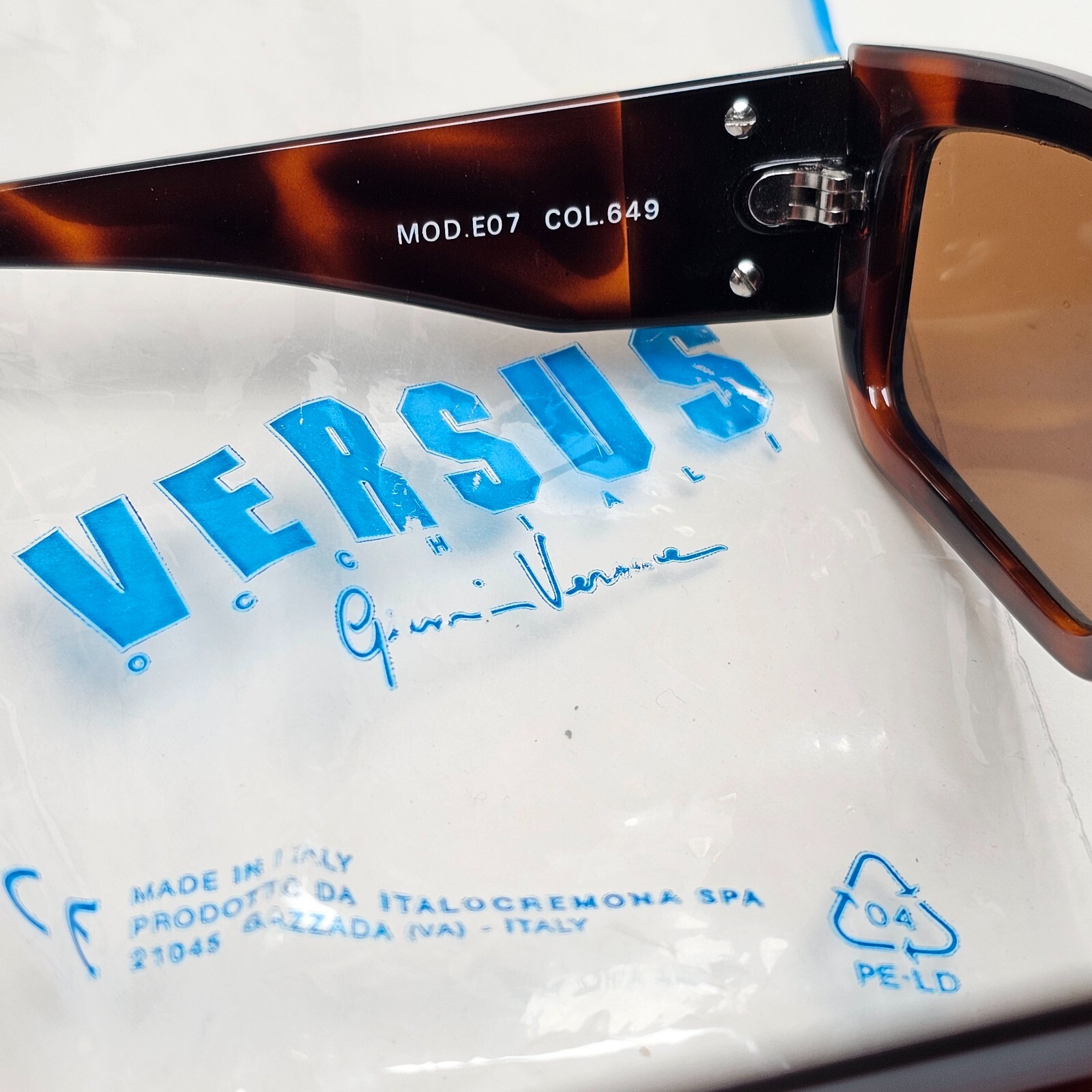 Versus Sunglasses 1996 by Gianni Versace Vintage Gold Lion Brown MOD E07 COL 649 image 6