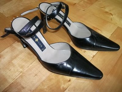 PATRICK COX - exklusive Echtleder-Higth Heels mit Fesselriemchen Gr.40 NEU