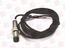 SCHNEIDER ELECTRIC XS2M12MA250 / XS2M12MA250 (NEW NO BOX)