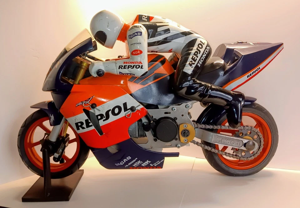 Nuova Faor SF501 Honda Repsol Nitro RC Motorcycle **Upgraded + Spare Chassis** - Image 3 of 4