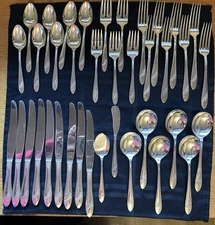 Vintage 38 Piece Tudor Plate Queen Bess Oneida Community Silverware