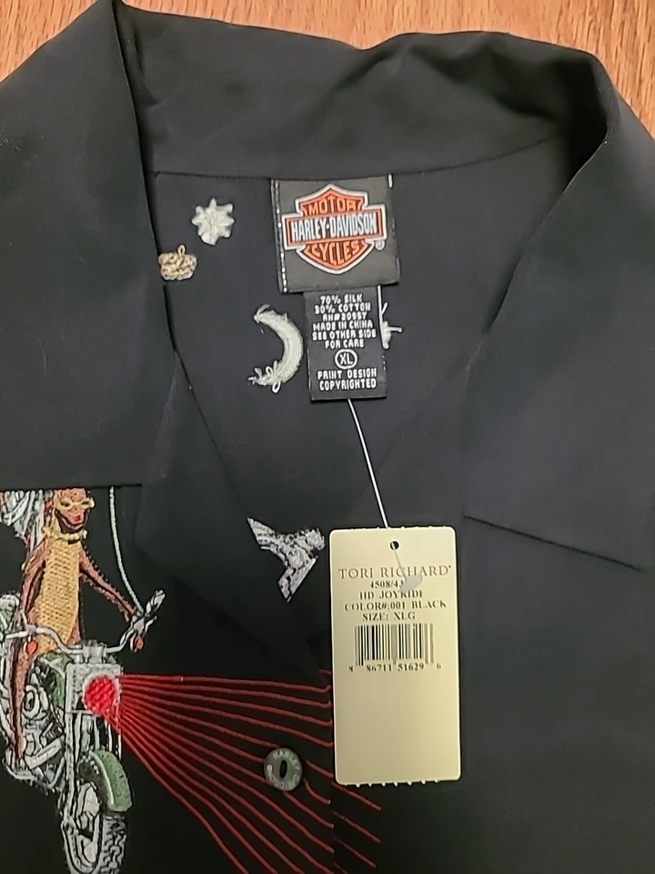 Blusa de motocicleta vintage anos 90 Tori Richard Harley Davidson bordada de seda Papai Noel - Imagem 3 de 4