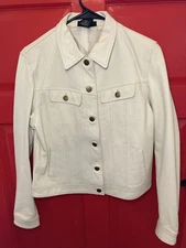 Women’s Metro Style 100% Leather Jacket White Jean Jacket Style Size 6 Flaw