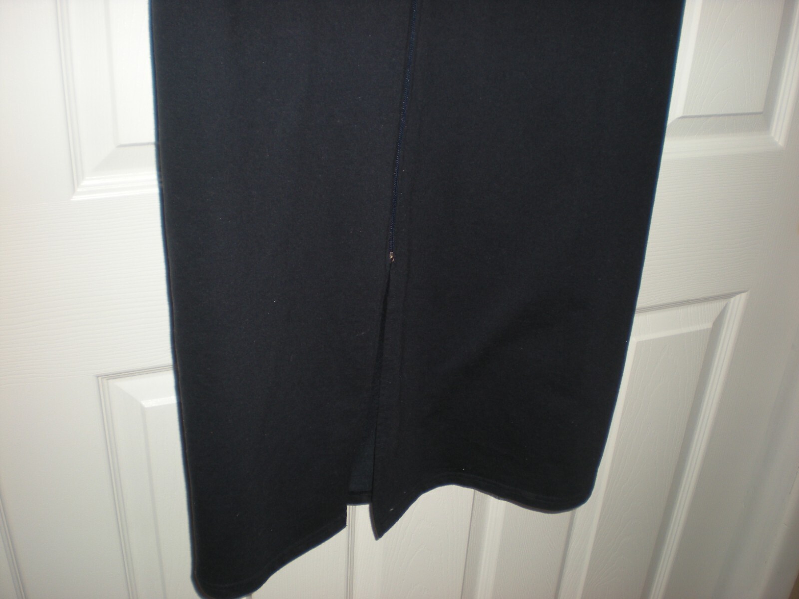 Lusofie Long Front Zip Hooded Robe - Size Large (fits more like a medium)