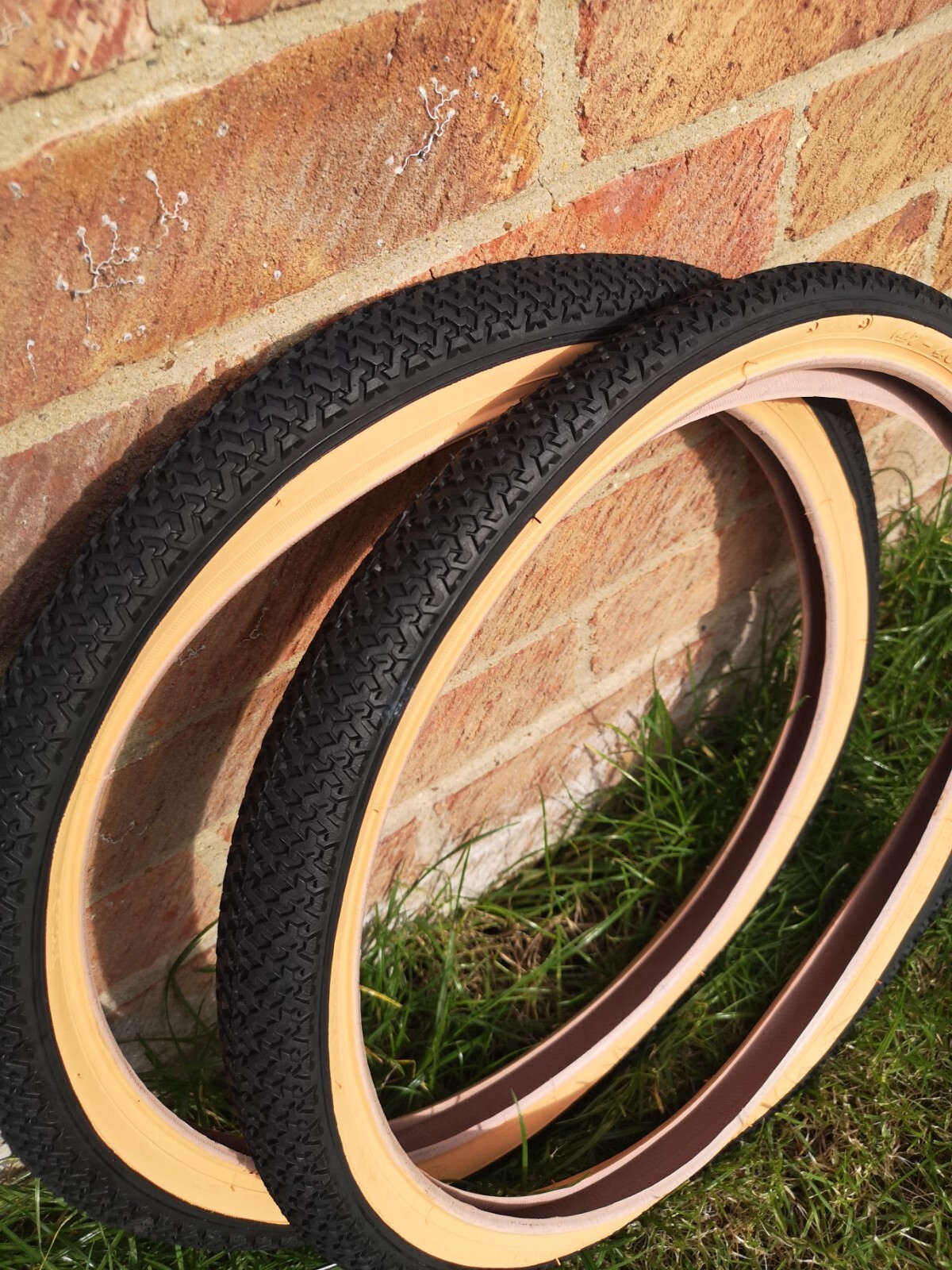 COLOURED STREET BMX TYRES BLACK GUMWALL 20 x 1.75 LS200 (PAIR, SINGLE