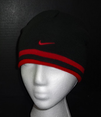NWT NIKE Boys Red Black Reversible Beanie/ Winter Hat(Size