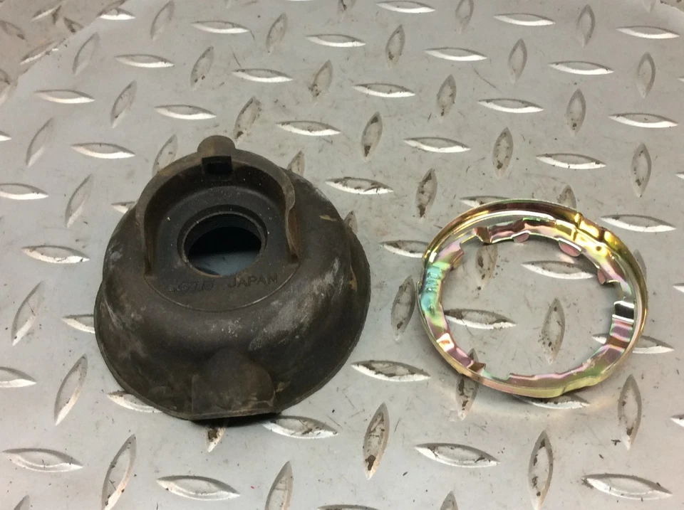 2002 02-05 Yamaha Vino 50 YJ50 Headlight Bulb Cover & Ring - Image 2 of 4