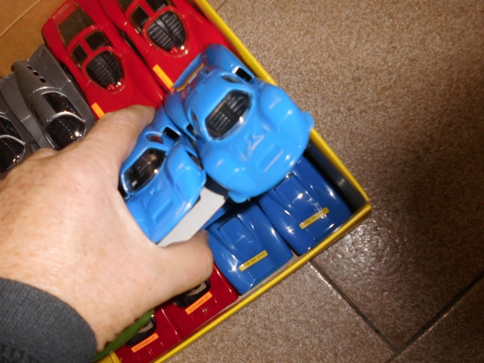 scatolo 36 auto POLISTIL P 48 STATICA SCALA 1:32 IN PLASTICA ruote FIRESTONE - Image 3 of 4