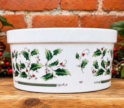 Royal Limited Holly Holiday Souffle Dish 8'' Christmas Baker Japan w Box
