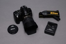 Nikon D3000 DSLR & Nikon AF-S DX Nikkor 18-70mm f/3.5-4.5G IF-ED