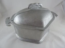 Vintage Guardian Service Ware Cast Aluminum Triangle Pot with  Lid 9"