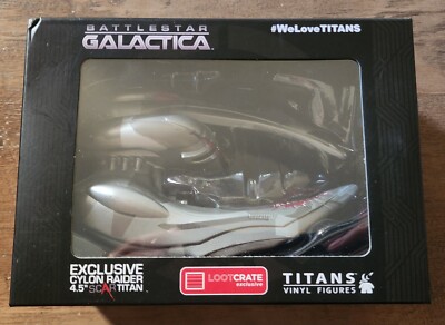4 battlestar galactica titans vinyl figures