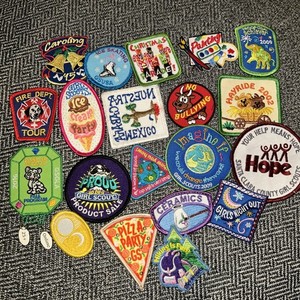 Lot 20 Girl Scout Brownie Daisy Junior Badges Patches #R