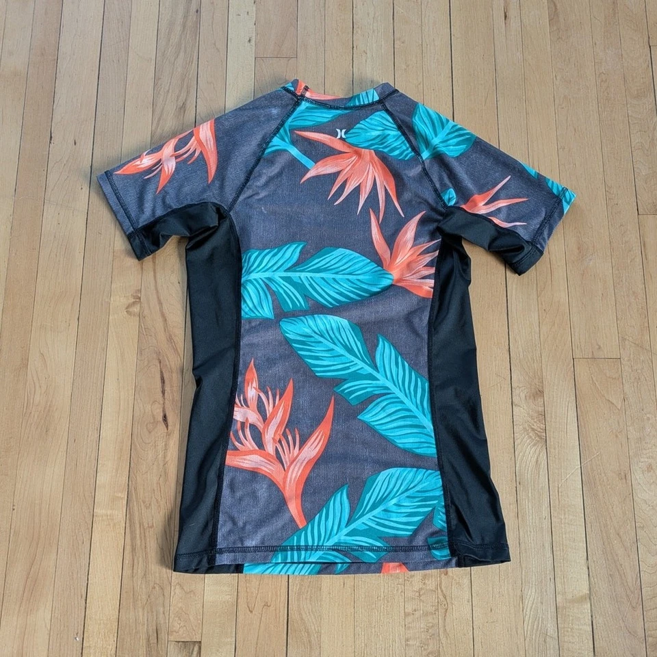 Rashguard Floral Hurley Hanoi Talla M Negro Verde Surf Compresión Hawaiana UPF Foto 4 de 4