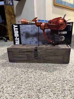 Call of Duty Zombies Ray Gun Replica KAMI Limited Edition #1244/1400 w Box & COA