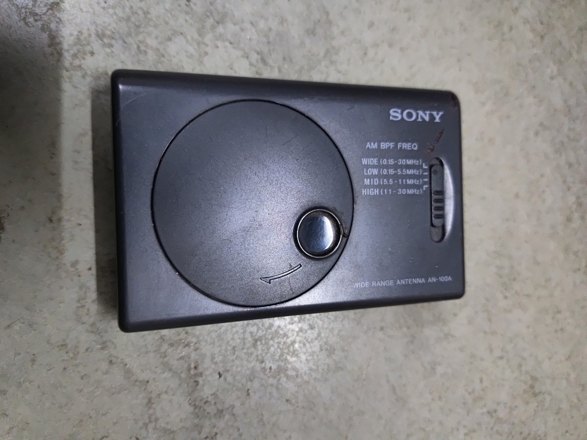 Sony ICF-SW100 World Band FM/AM SW LW Radio + AN-100A