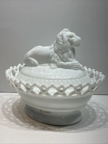 Large Westmoreland Milk Glass Lion on Nest Dish Lacy Base Farmhouse Vintage USA