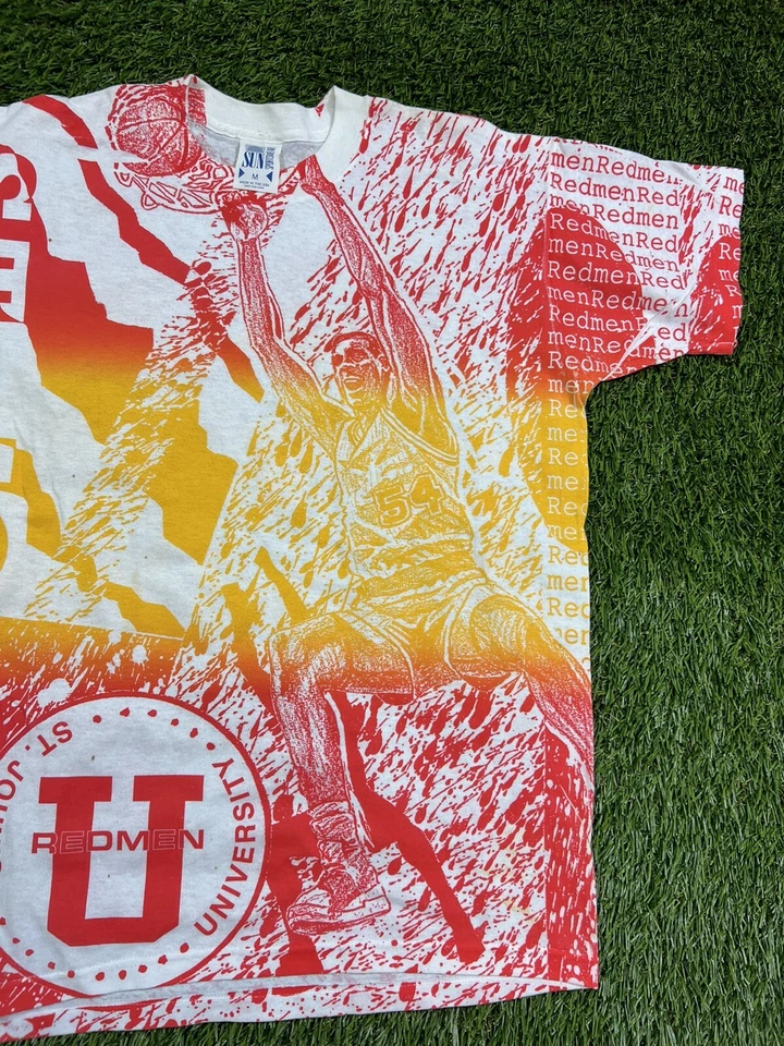 VTG 90's ST. John's Redmen Red Storm NCAA T-Shirt Men's M AOP All Over Print USA - Image 4 of 4