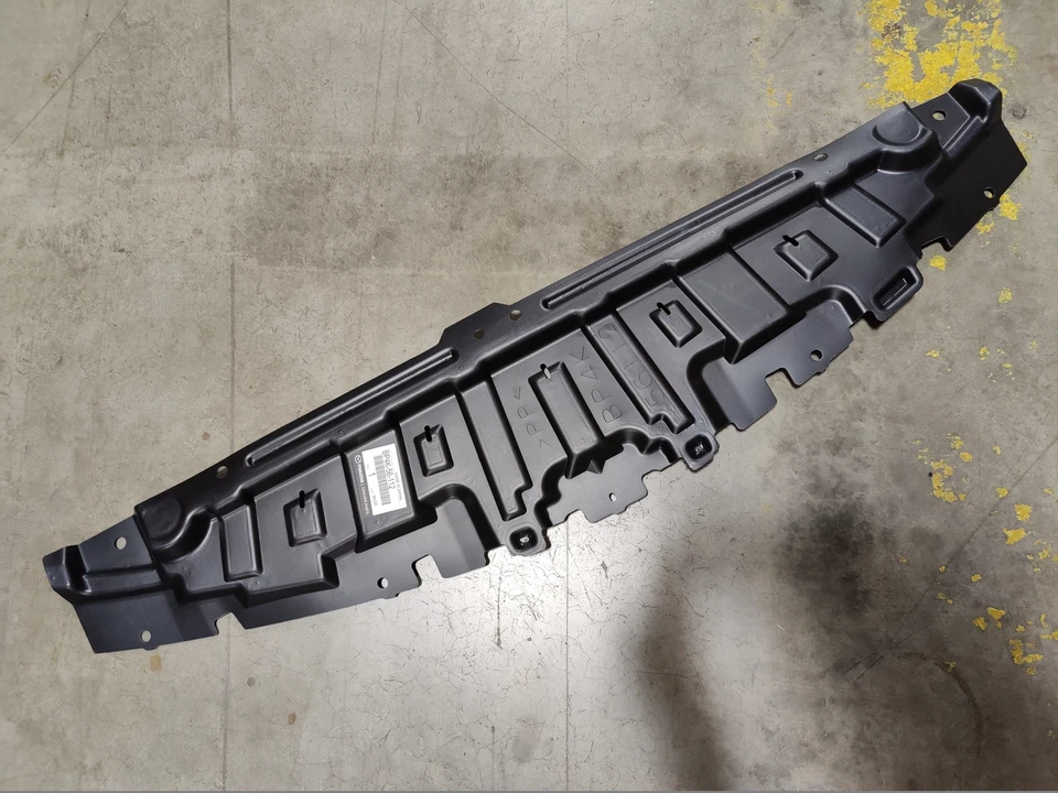 Protector contra salpicaduras bajo cubierta motor delantero genuino OEM Mazda BP4K-56-112 2004-2009 3 Foto 2 de 3