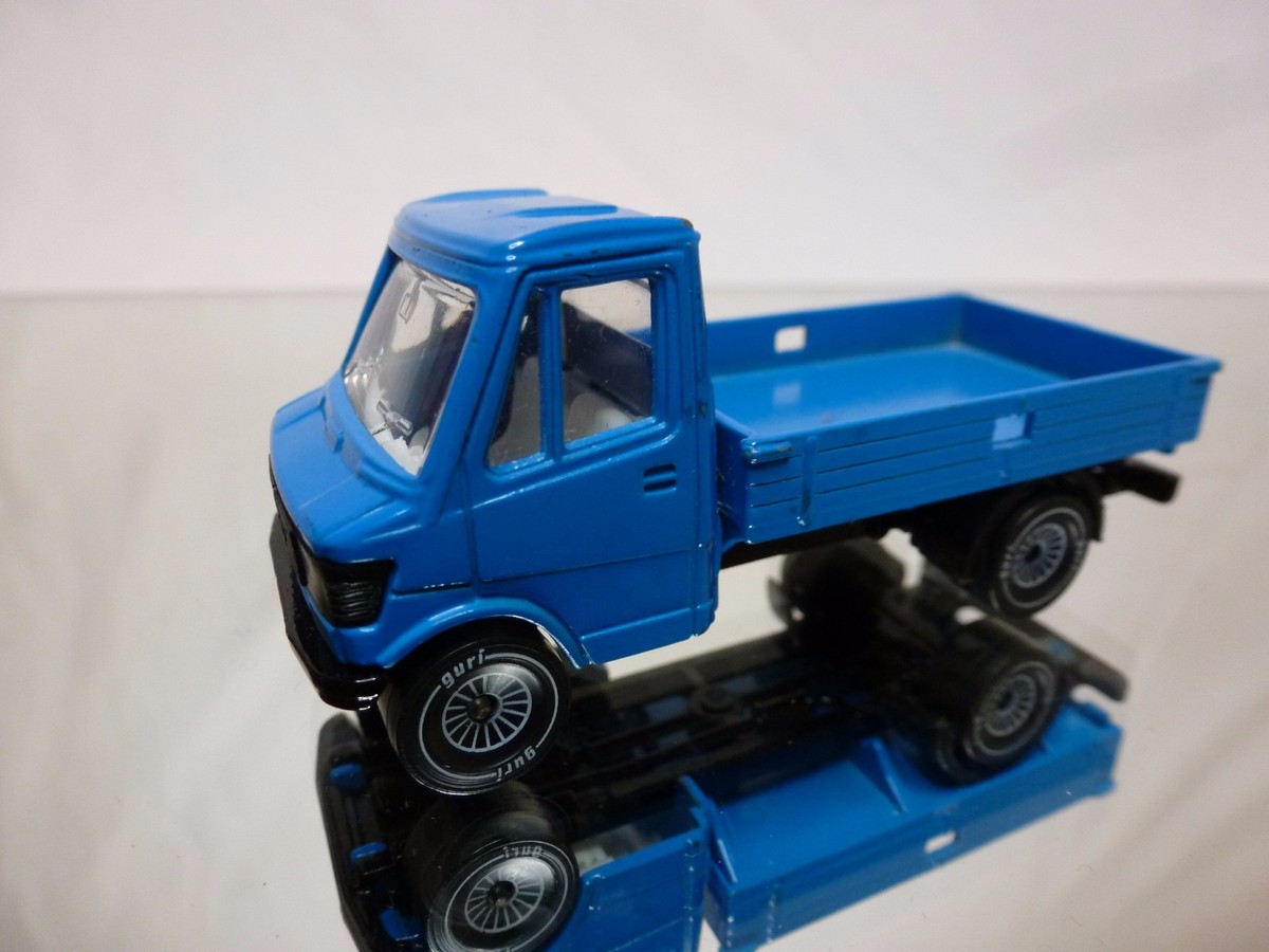 Siku Mercedes 250 ミニカー 水色 Siku Mercedes 250 ミニカー 水色 【公式通販】
