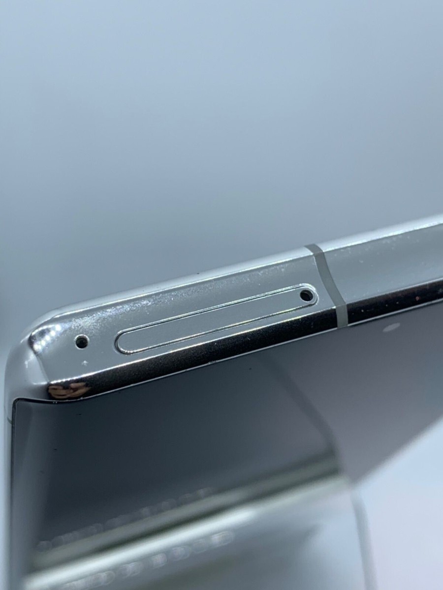 SHARP AQUOS R6 A101SH 128GB 12GB RAM SD888 - Unlocked - Good SHARP AQUOS R6 A101SH 128GB 12GB RAM SD888 - Unlocked - Good