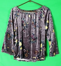 Women’s Velveteen grey floral 3/4 bell Sleeved Blouse no size tag 1X (blo349)