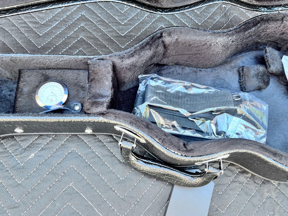 Deluxe Plush Lined Hard Shell Concert Uke Case with Humidifier & Strap